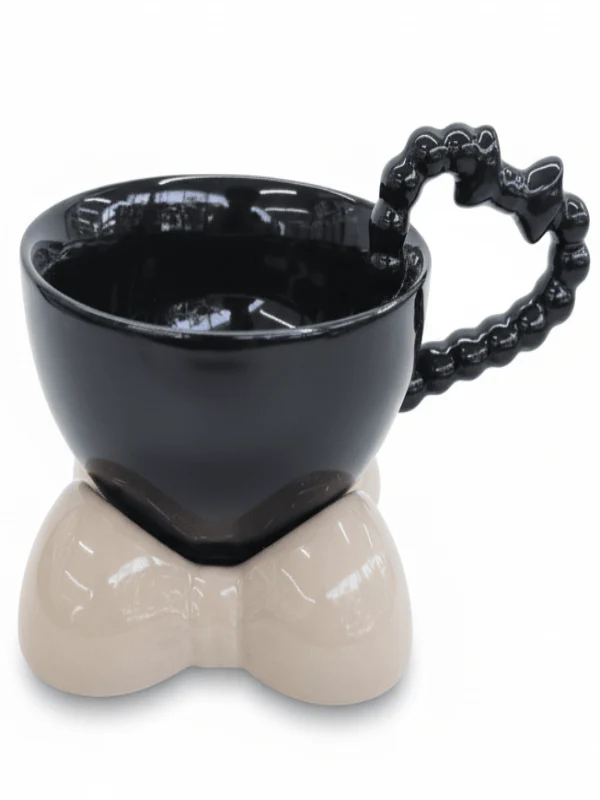طقم كوب وصحن سيراميك AKDC – أسود بنقشة زهور بيج، كوب قهوة وشاي 300 ml — image 1