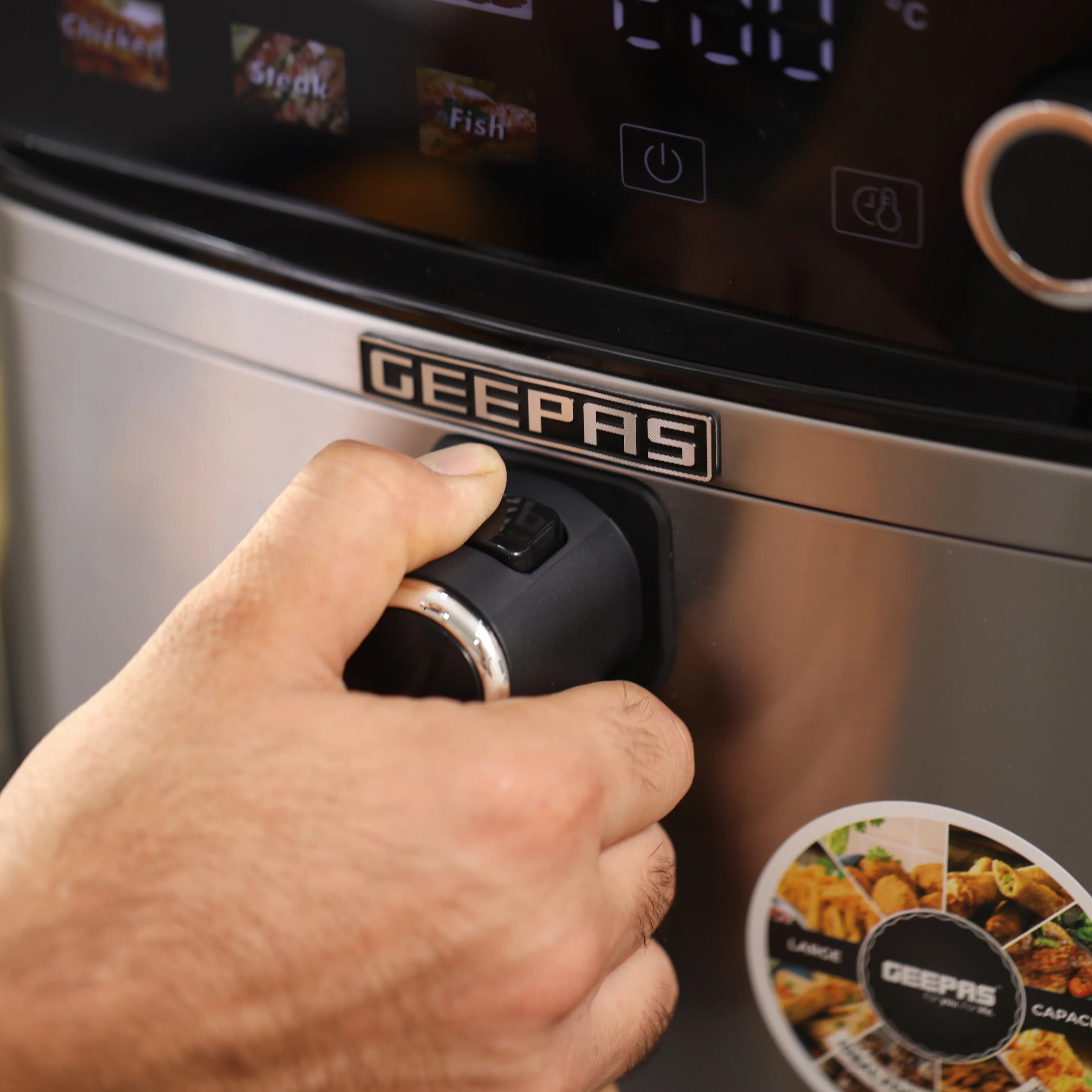 Geepas GAF37534T 8L Digital Air Fryer 2000W — image 5