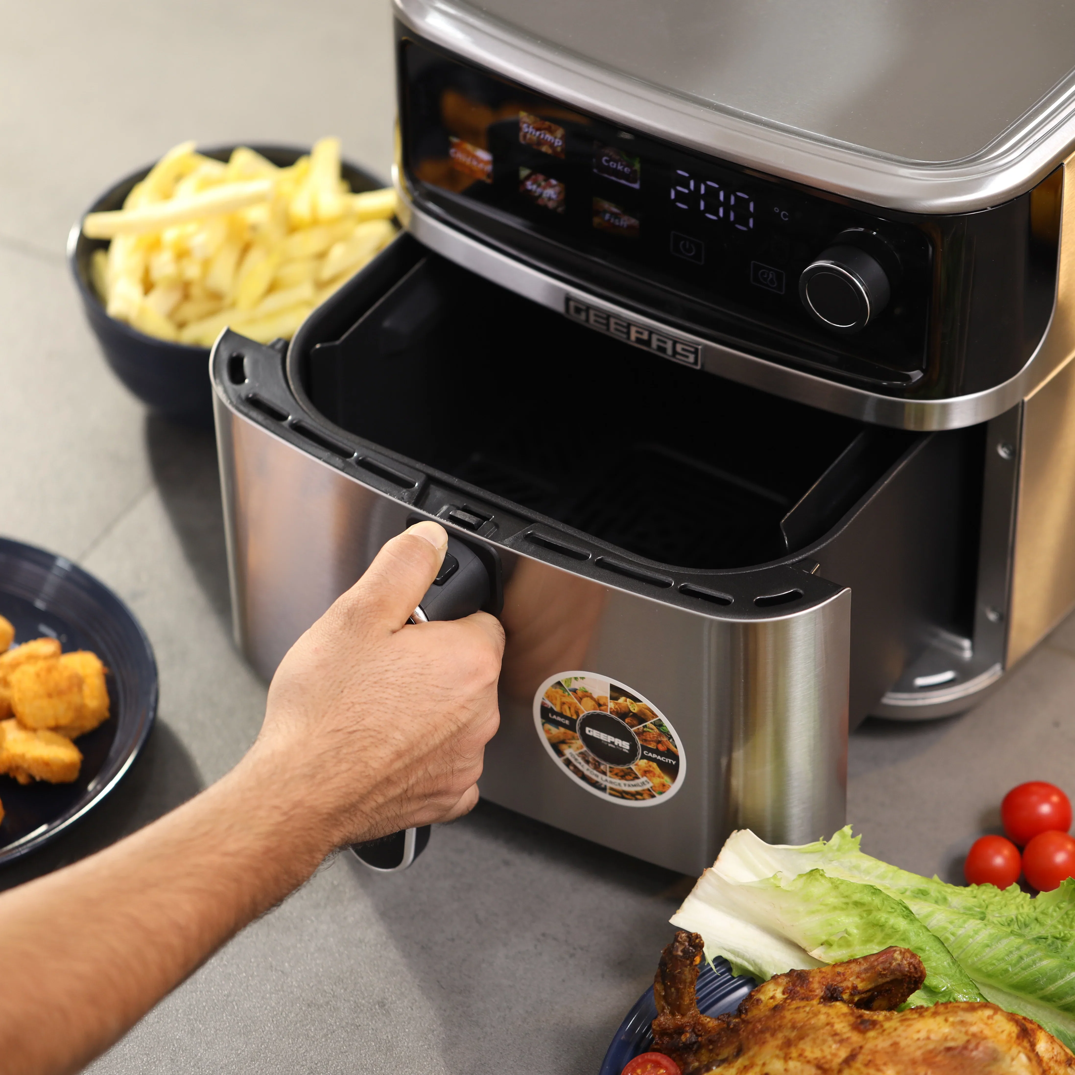 Geepas GAF37534T 8L Digital Air Fryer 2000W — image 3